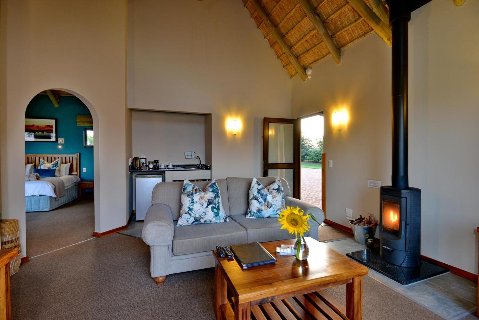 Montusi Mountain Lodge Bonjaneni Luaran gambar